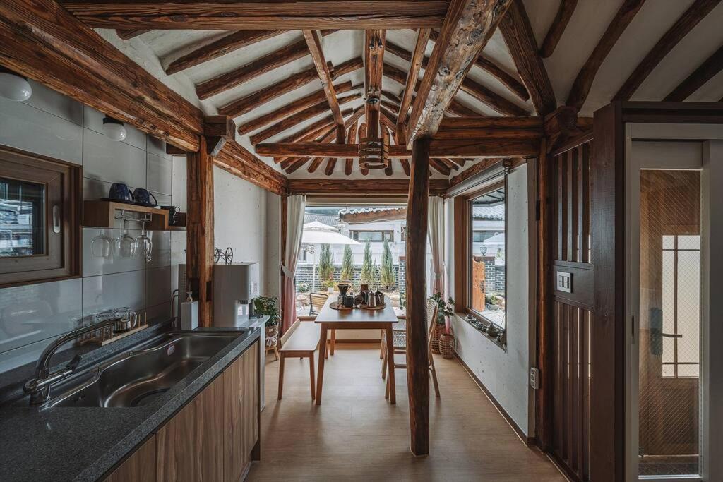 Hanokstay Haru Jeonju Exterior photo